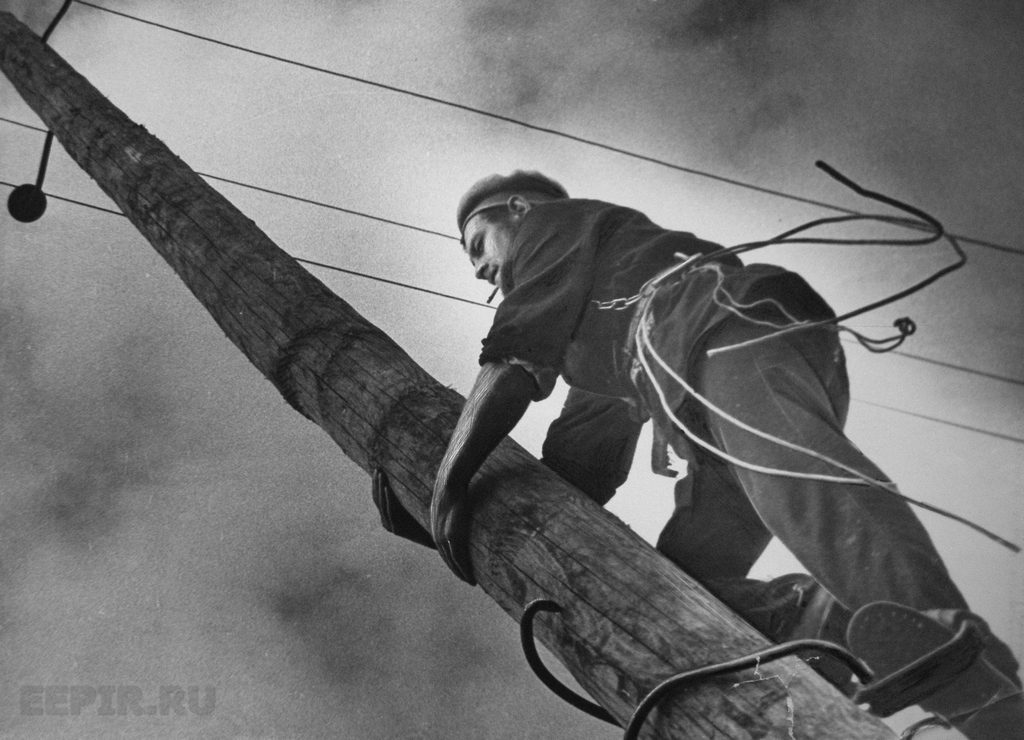 Member of MPEI student construction brigades (SSO) at electrification works