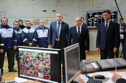 Президент Российской Федерации Владимир Путин в Симферополе запустил первую линию энергомоста Кубань–Крым (2 декабря 2020 года)