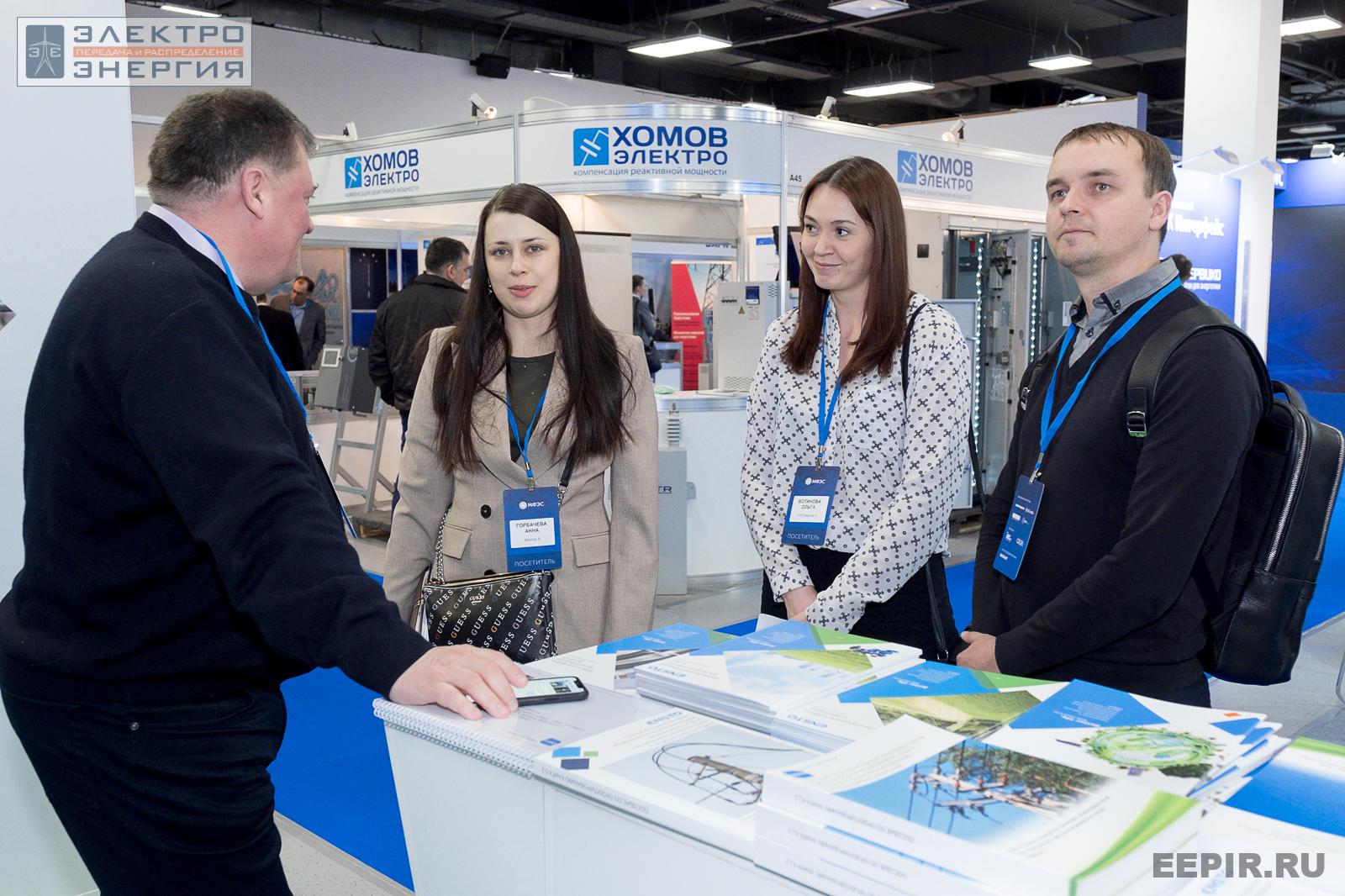 Посетители МФЭС-2022 на стенде компании «ЭНСТО РУС»