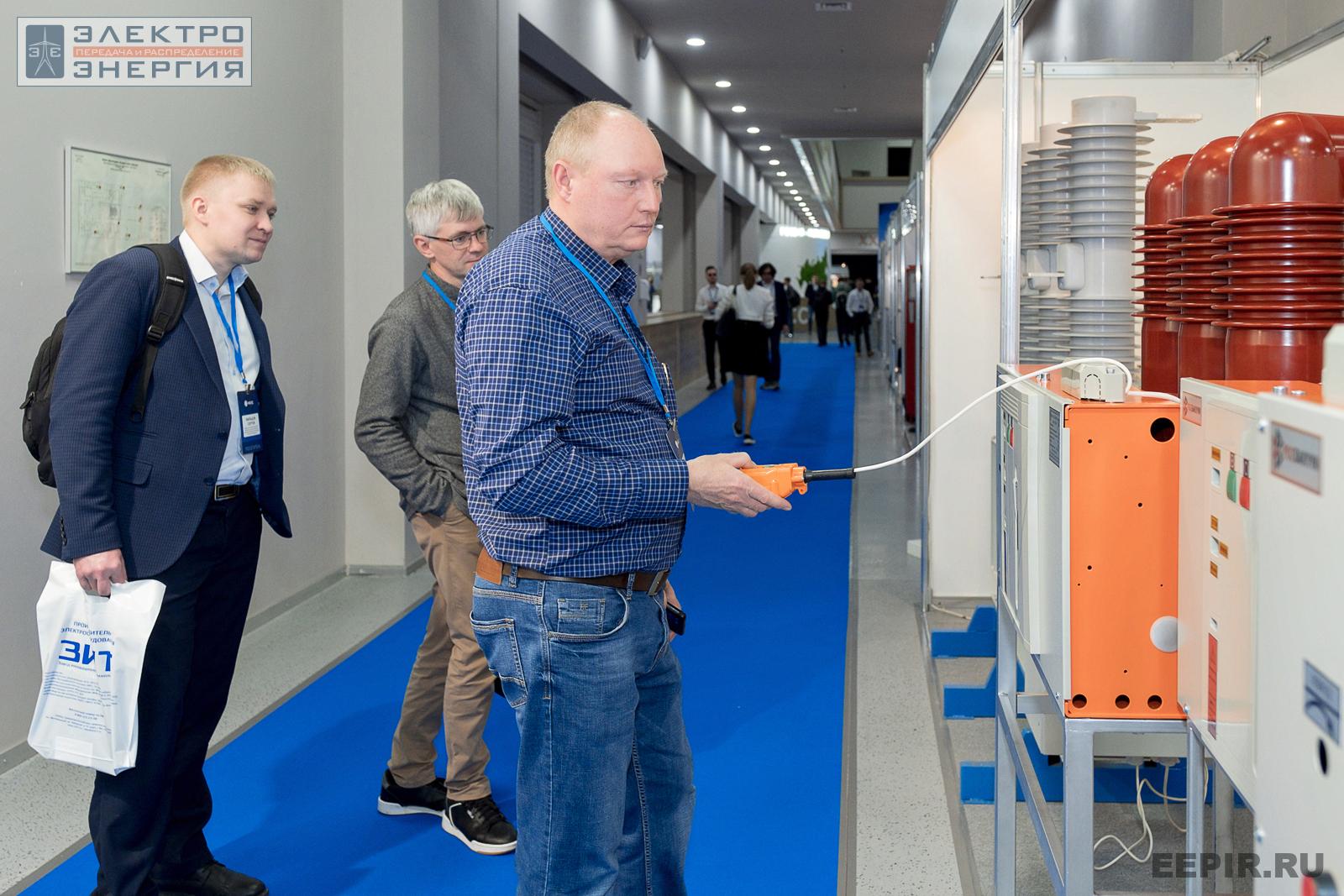 Стенд ООО «ВАКУУМ» на МФЭС-2022. Вакуумные выключатели РОСВАКУУМ