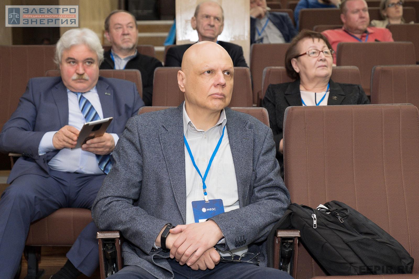 Участники научно-практической конференции «Линии электропередачи — кровеносные сосуды энергетики» на МФЭС-2022