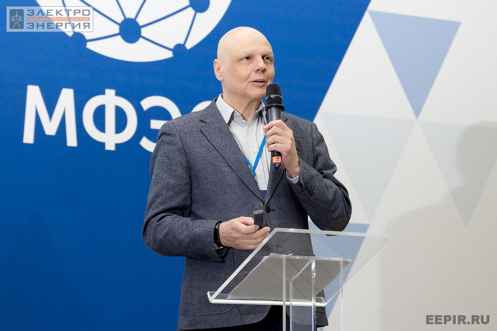 Региональный представитель в Москве и СЗФО завода «Инкаб» Сергей Чижанов на научно-практической конференции «Линии электропередачи — кровеносные сосуды энергетики»