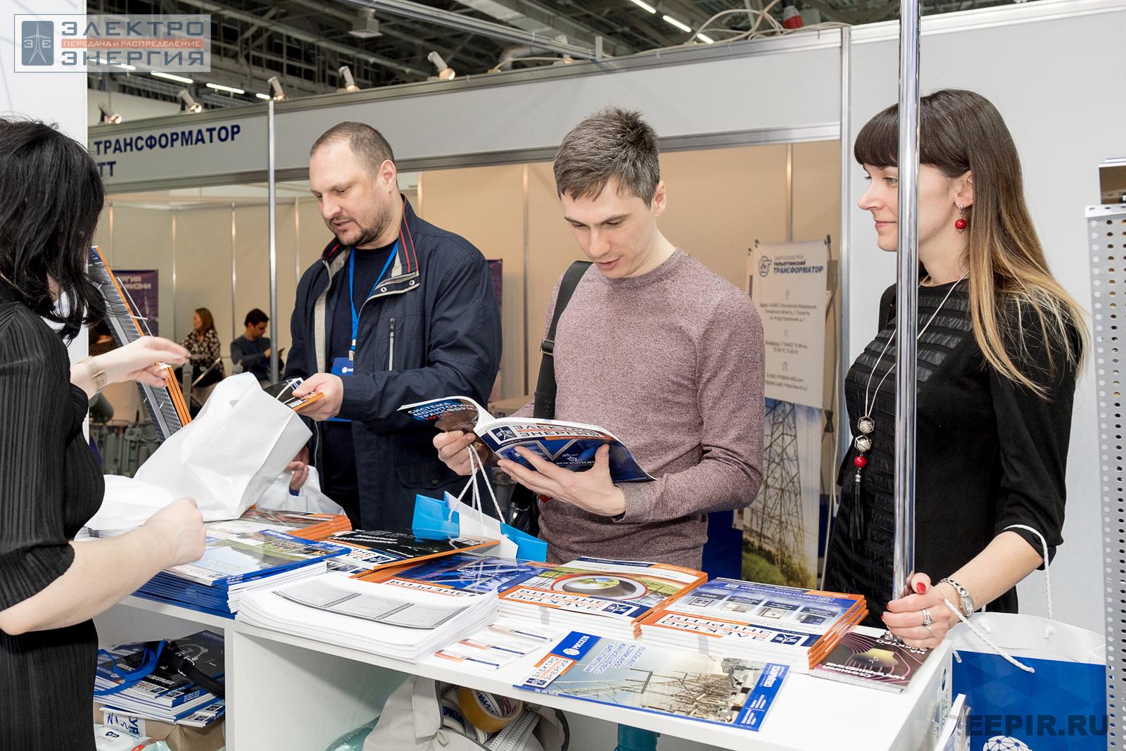 На стенде журнала «ЭЛЕКТРОЭНЕРГИЯ. Передача и распределение» на МФЭС-2022