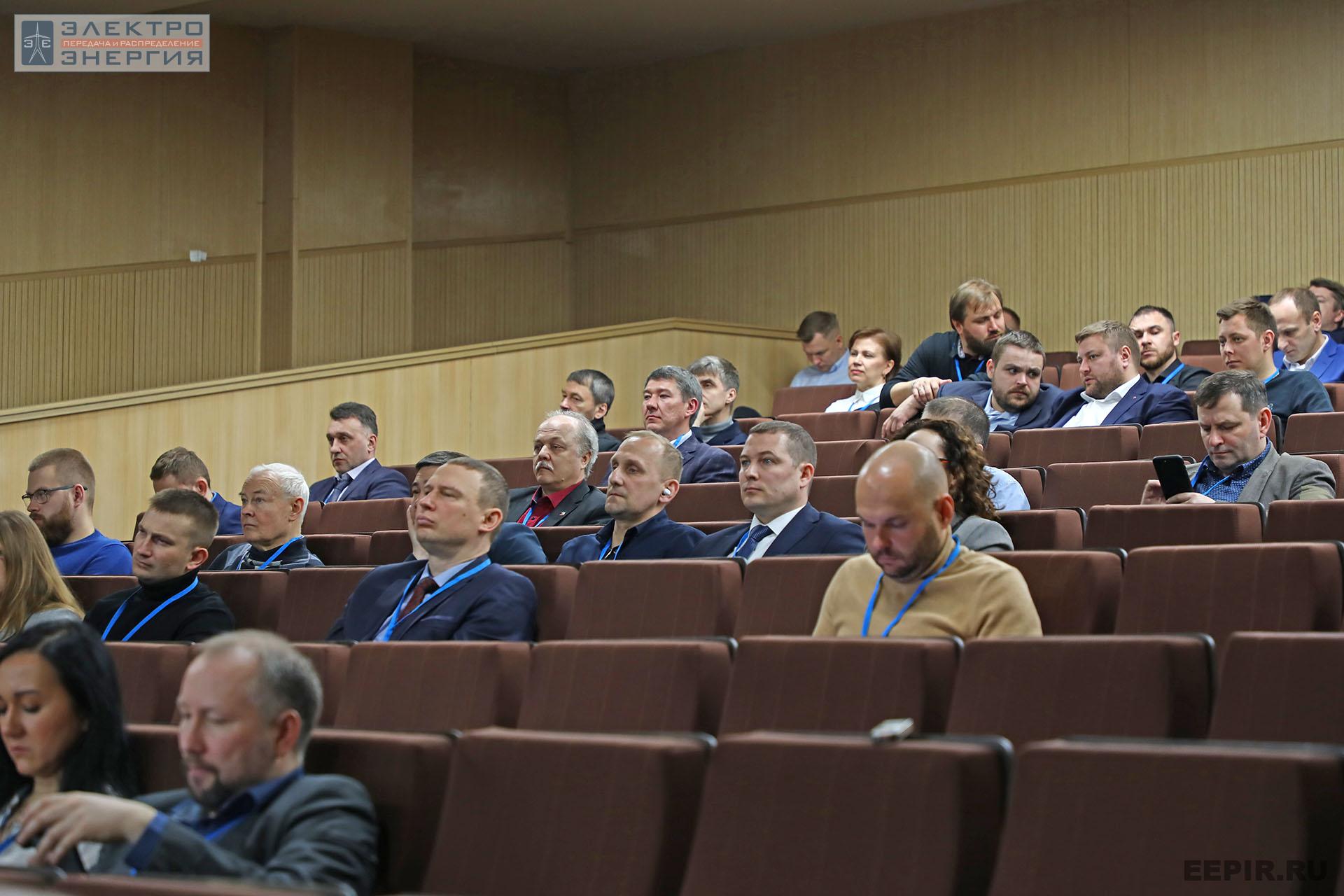 На научно-практической конференции «Линии электропередачи — кровеносные сосуды энергетики»
