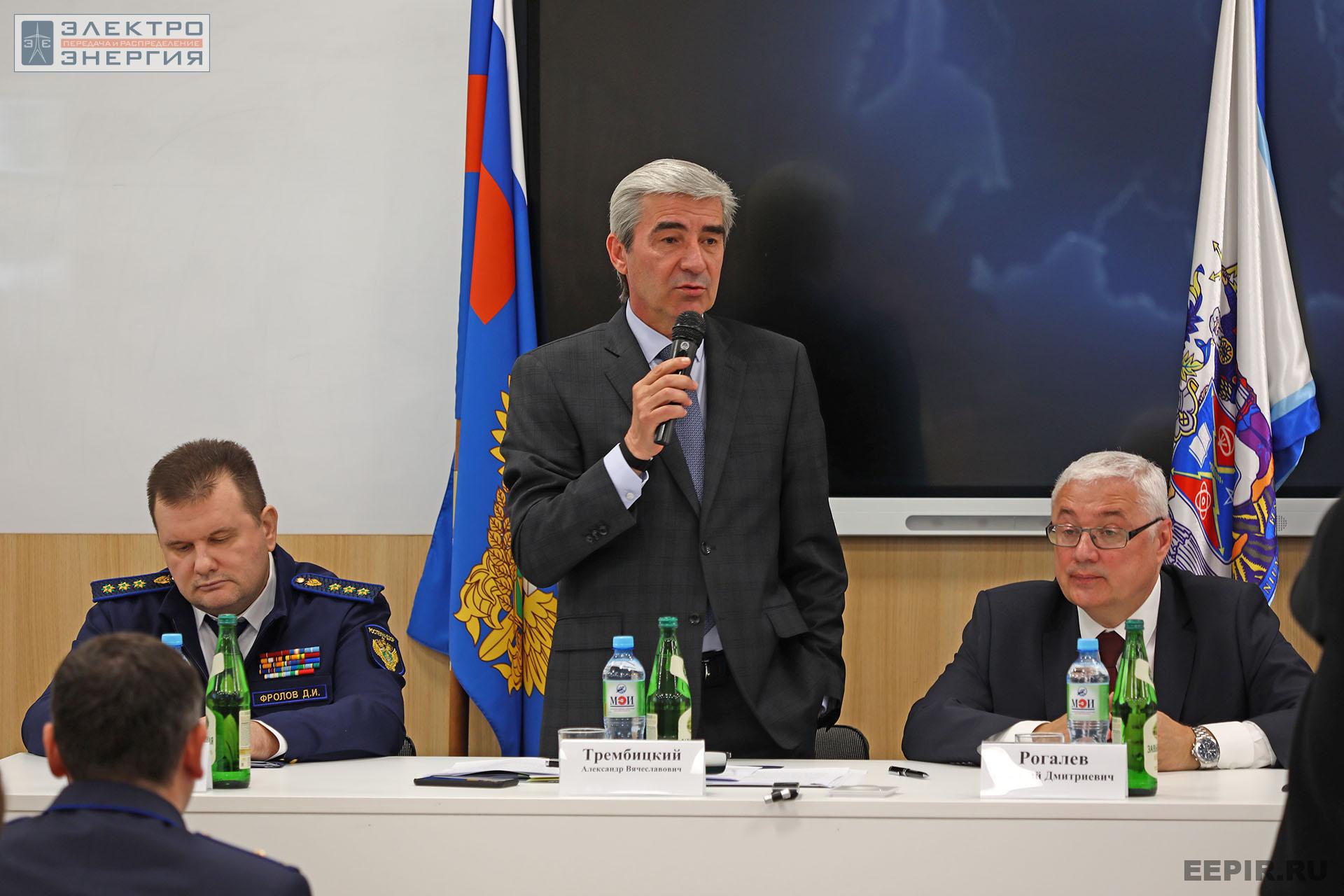 Трембицкий Александр Вячеславович, руководитель Федеральной службы по экологическому, технологическому и атомному надзору, отвечает на вопросы студентов, День Ростехнадзора в НИУ «МЭИ» (Москва, 17 мая 2022 года)