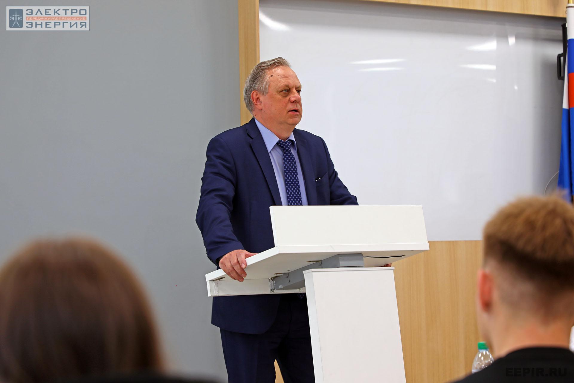 Пименов Владимир Иванович, начальник отдела по надзору за гидроэлектростанциями и гидротехническими сооружениями Управления государственного энергетического надзора, День Ростехнадзора в НИУ «МЭИ» (Москва, 17 мая 2022 года)