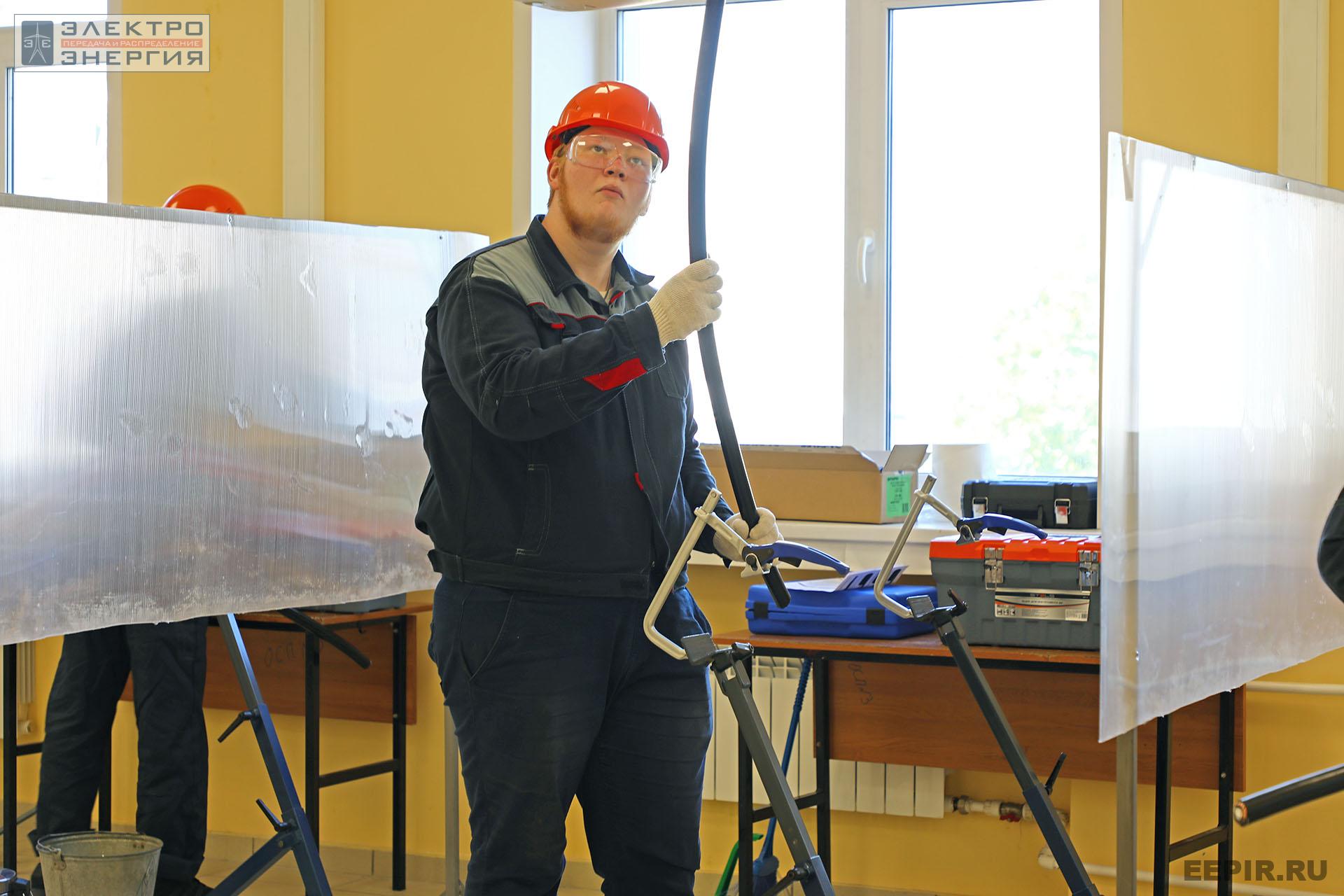 На демонстрационном экзамене по компетенции «Эксплуатация кабельных линий электропередачи». 6–16 июня 2022 г.