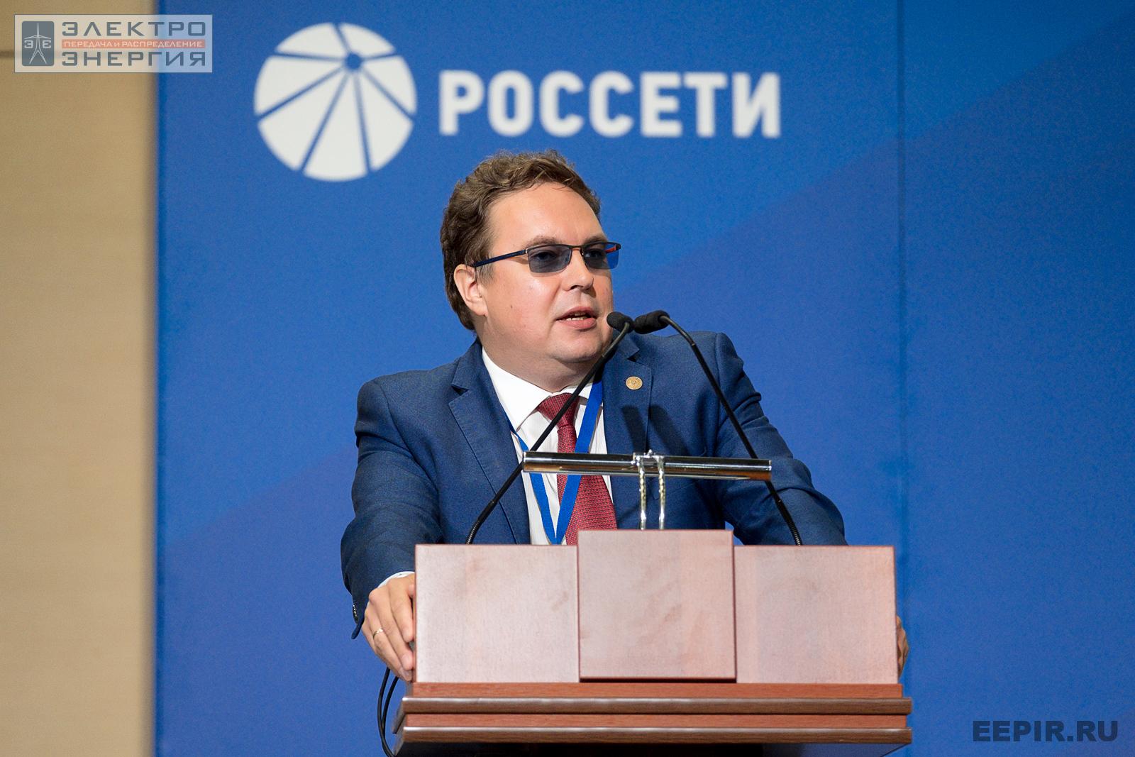 Замосковный Аркадий Викторович, президент Общероссийского отраслевого объединения работодателей электроэнергетики «Энергетическая работодательская ассоциация России» (Ассоциация «ЭРА России») на пленарной части VII Международной научно-технической конференции «Развитие и повышение надежности распределительных электрических сетей»