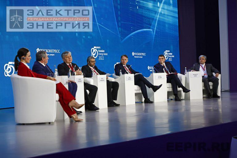 Время смотреть на Восток: на РЭН‑2022 обсудили формирование Большого Евразийского партнерства с опорой на энергетику фото