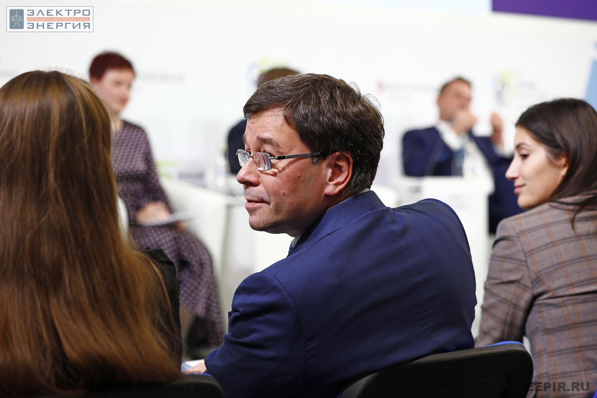На заседании клуба «Инновации в электроэнергетике». РЭН-2022