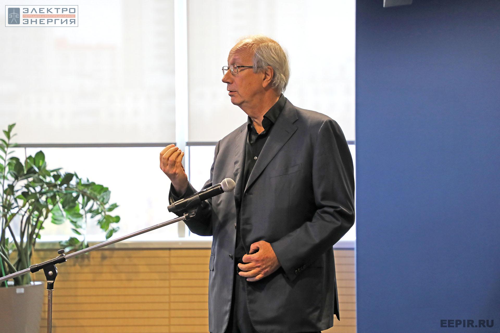 На заседании Президиума Научно-технического совета ПАО «Россети» 10 ноября 2022 г.