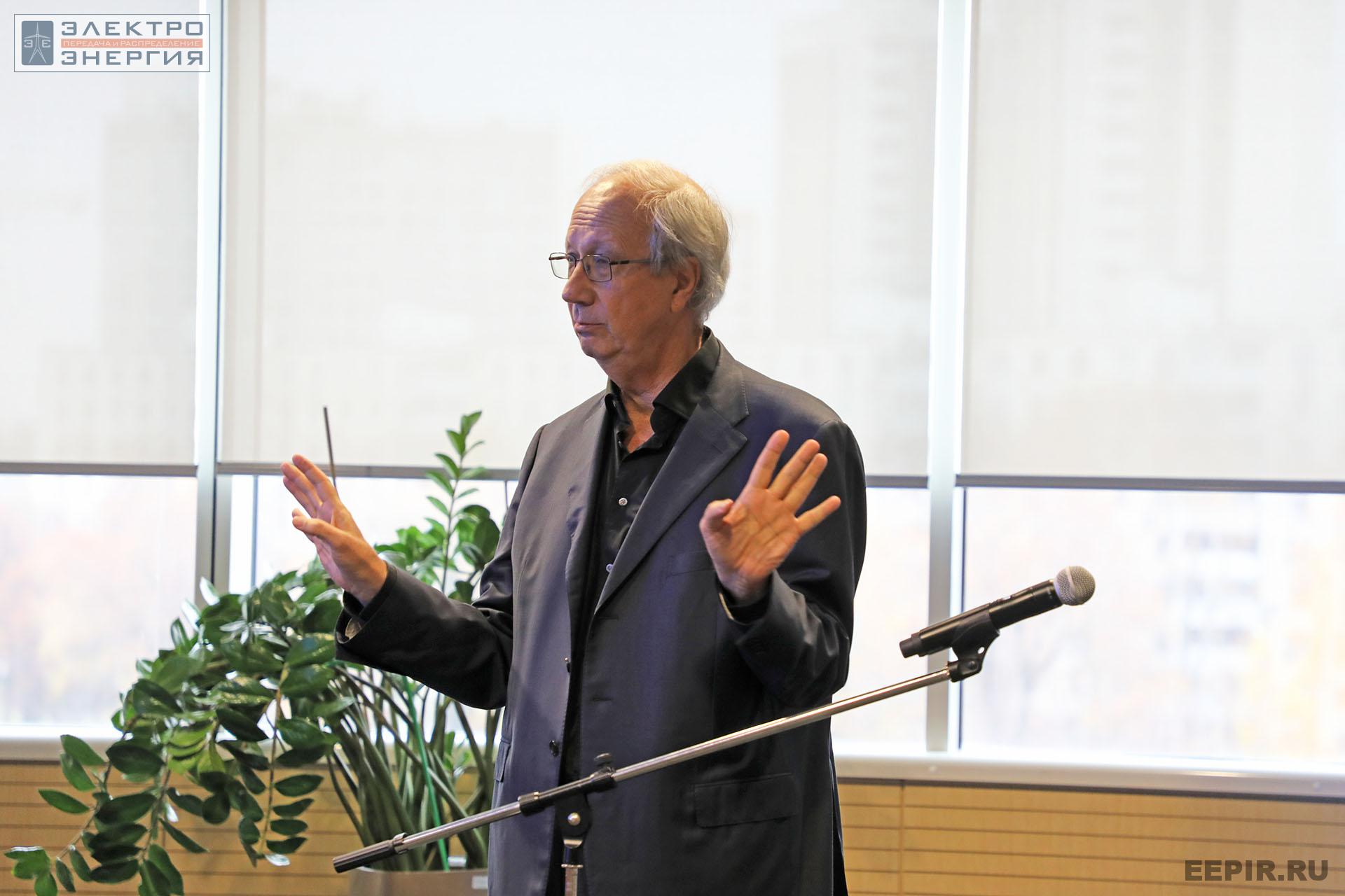 На заседании Президиума Научно-технического совета ПАО «Россети» 10 ноября 2022 г.