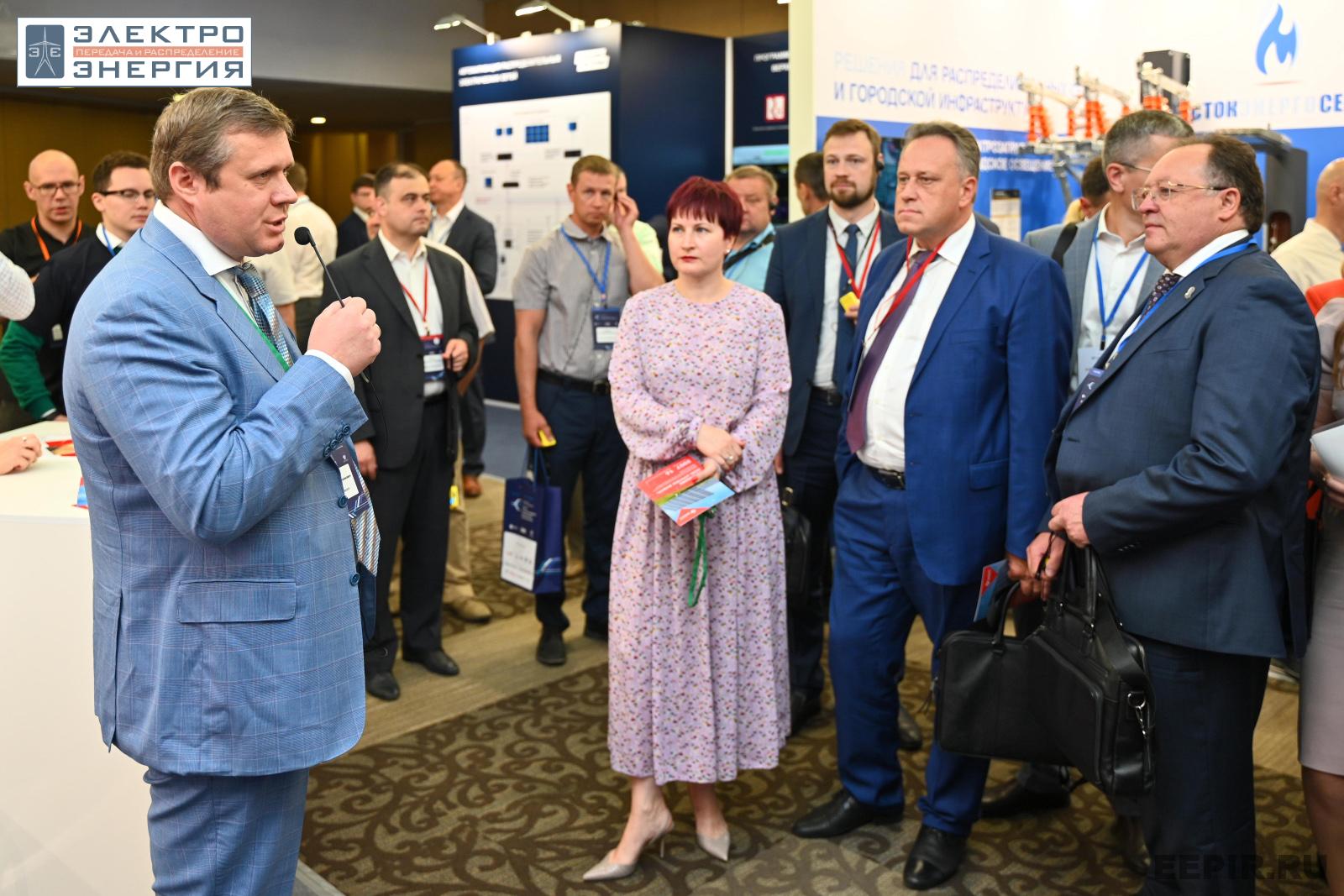 На официальном обходе Технической выставки «ЭЭПиР»