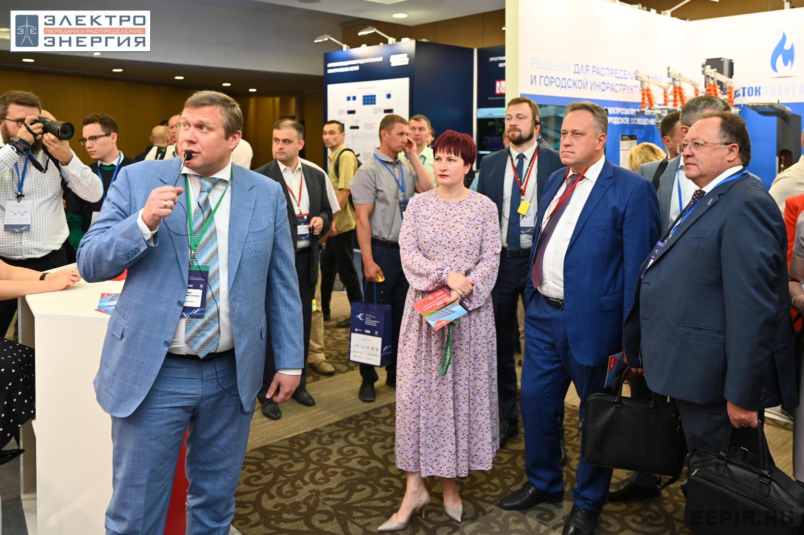 На официальном обходе Технической выставки «ЭЭПиР»