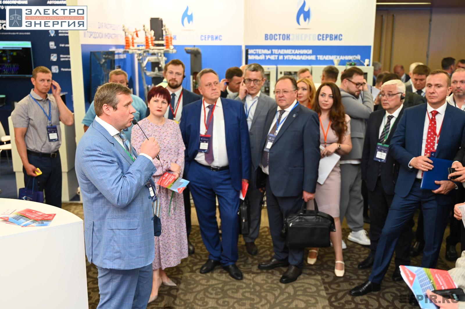 На официальном обходе Технической выставки «ЭЭПиР»