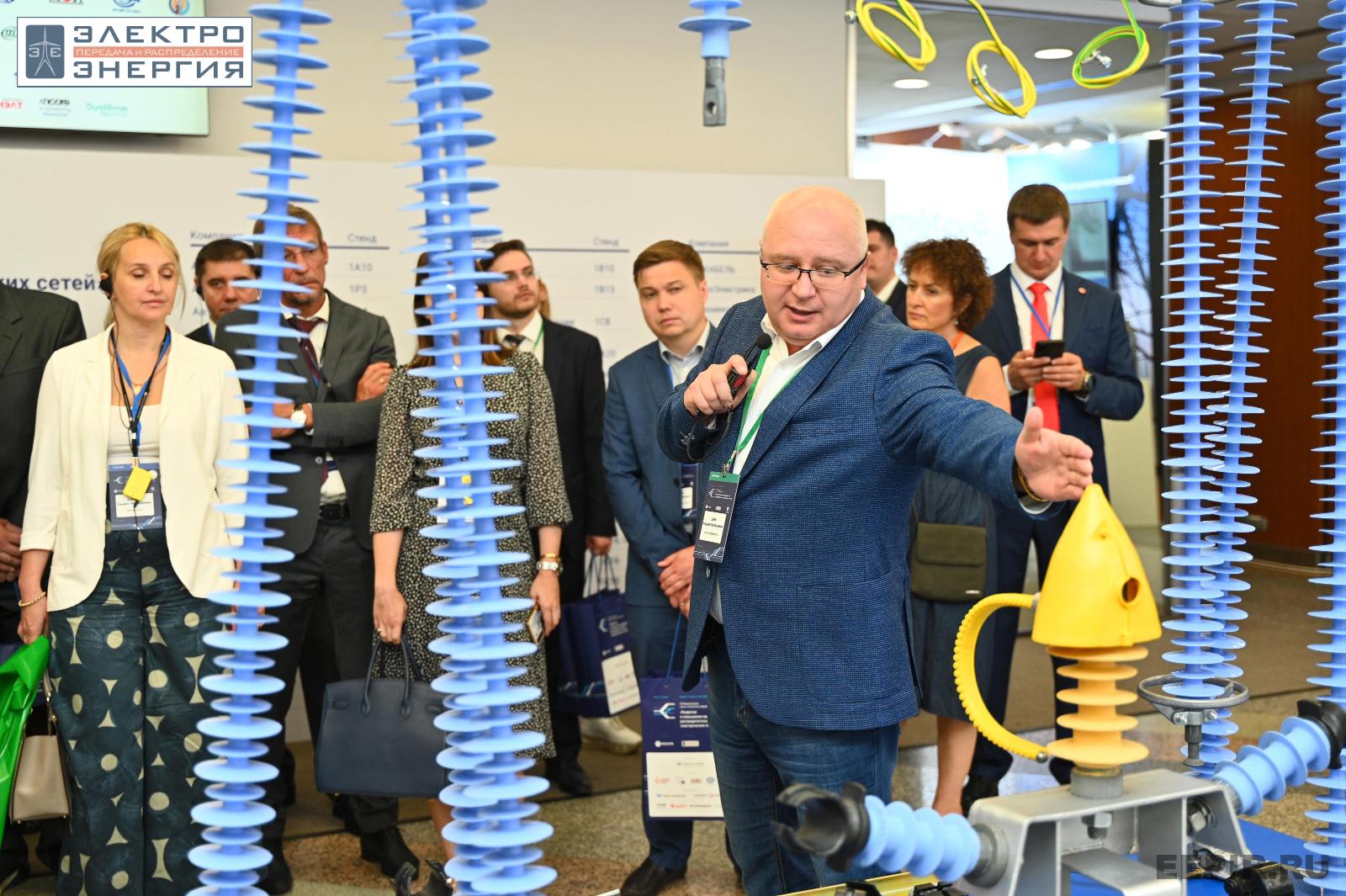 На официальном обходе Технической выставки «ЭЭПиР»