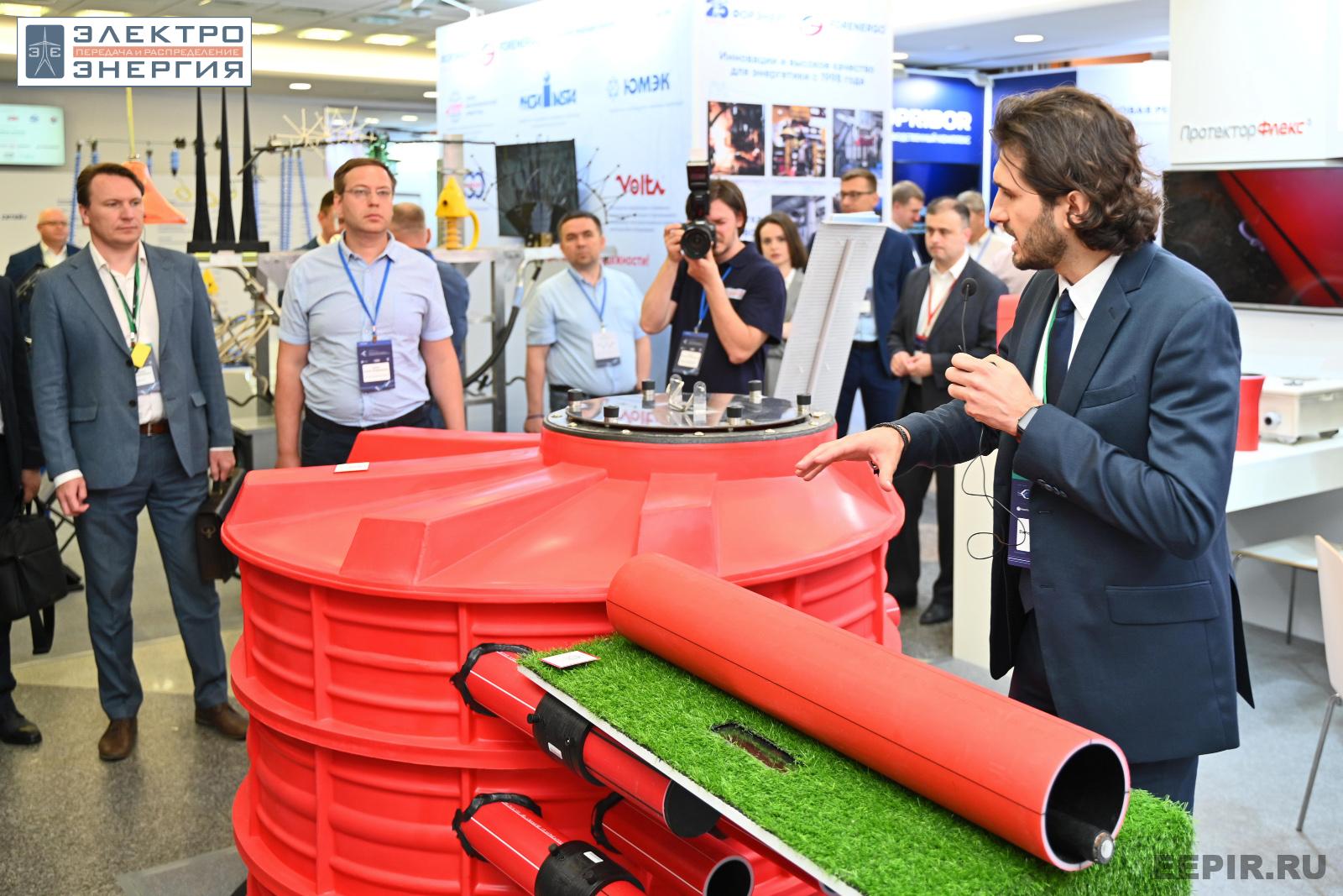 На официальном обходе Технической выставки «ЭЭПиР»
