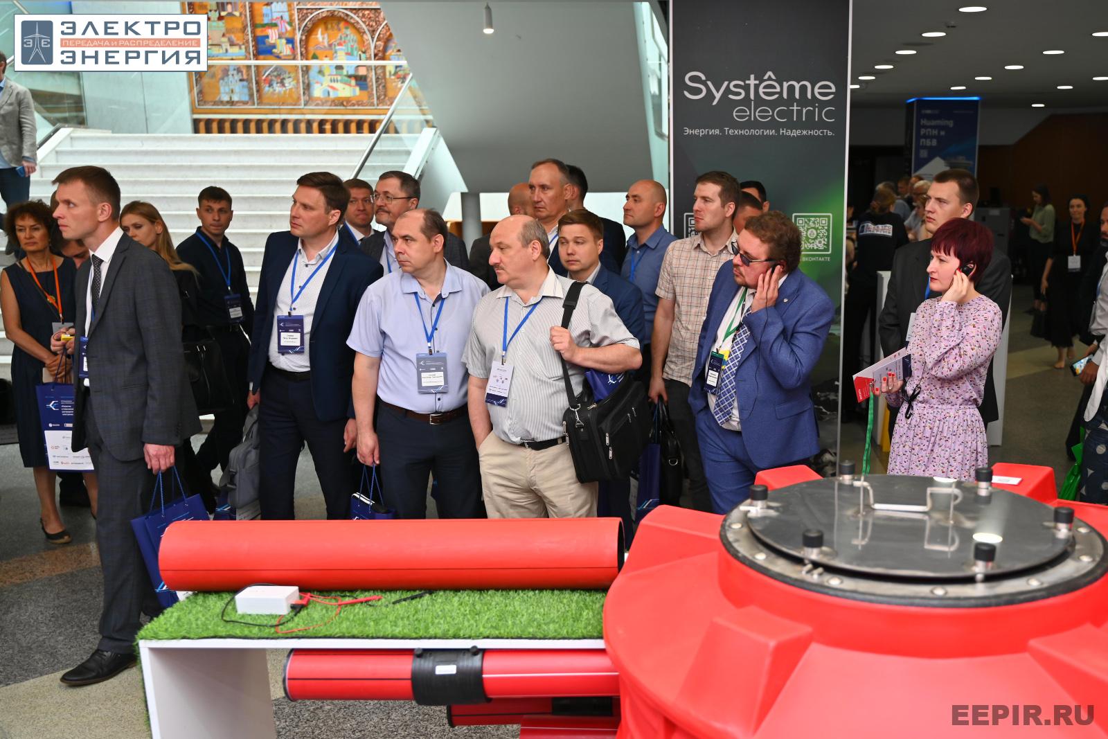 На официальном обходе Технической выставки «ЭЭПиР»