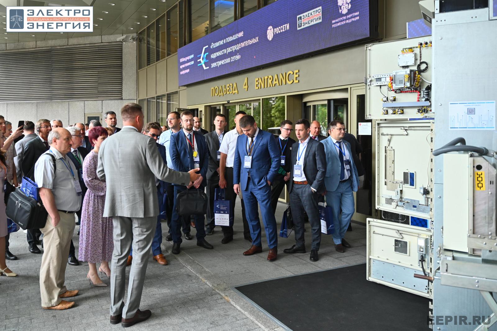 На официальном обходе Технической выставки «ЭЭПиР»