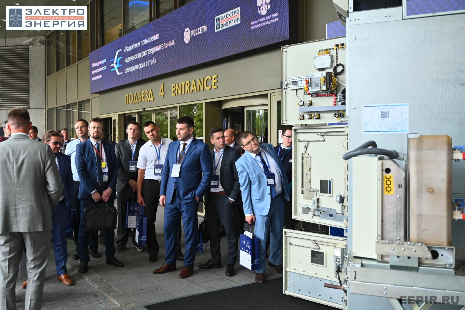 На официальном обходе Технической выставки «ЭЭПиР»