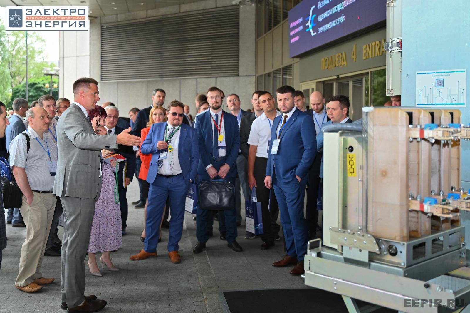 На официальном обходе Технической выставки «ЭЭПиР»