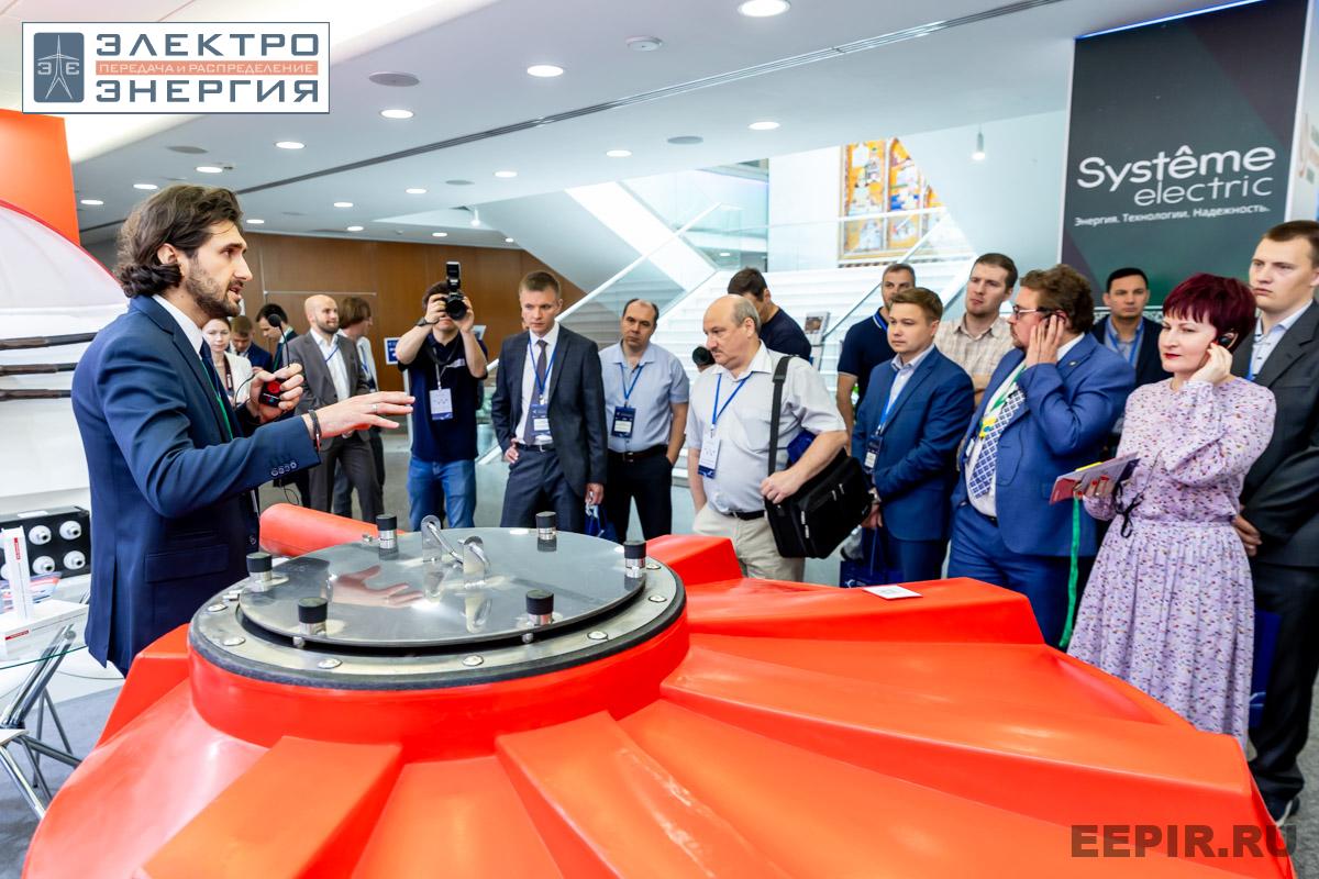 На официальном обходе Технической выставки «ЭЭПиР»
