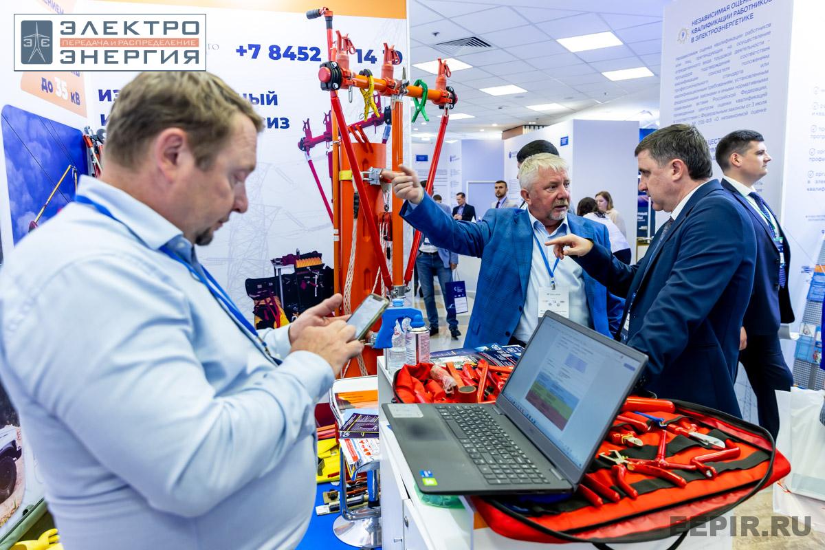 На технической выставке «ЭЭПиР»