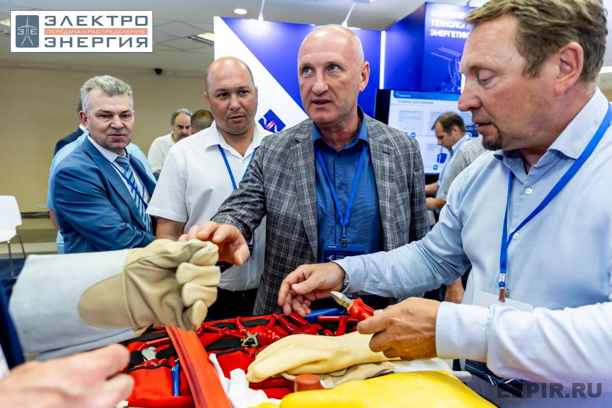 На технической выставке «ЭЭПиР»