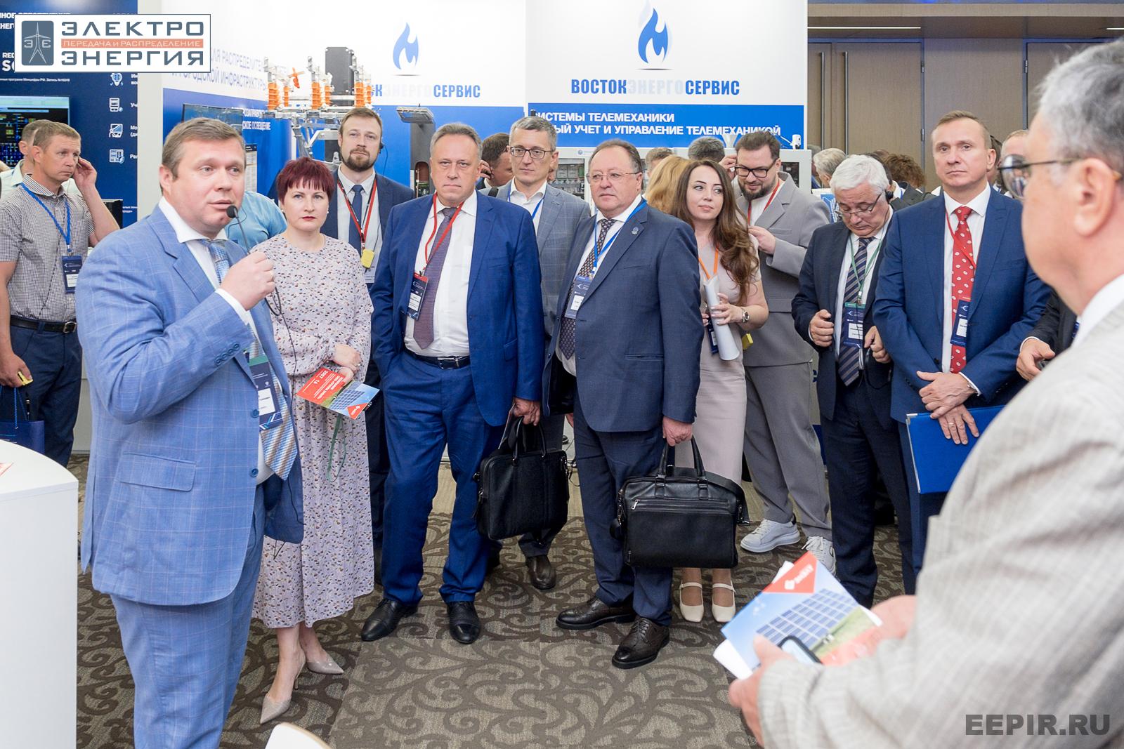 На официальном обходе Технической выставки «ЭЭПиР»