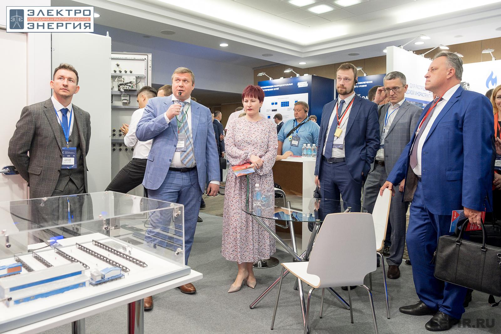 На официальном обходе Технической выставки «ЭЭПиР»