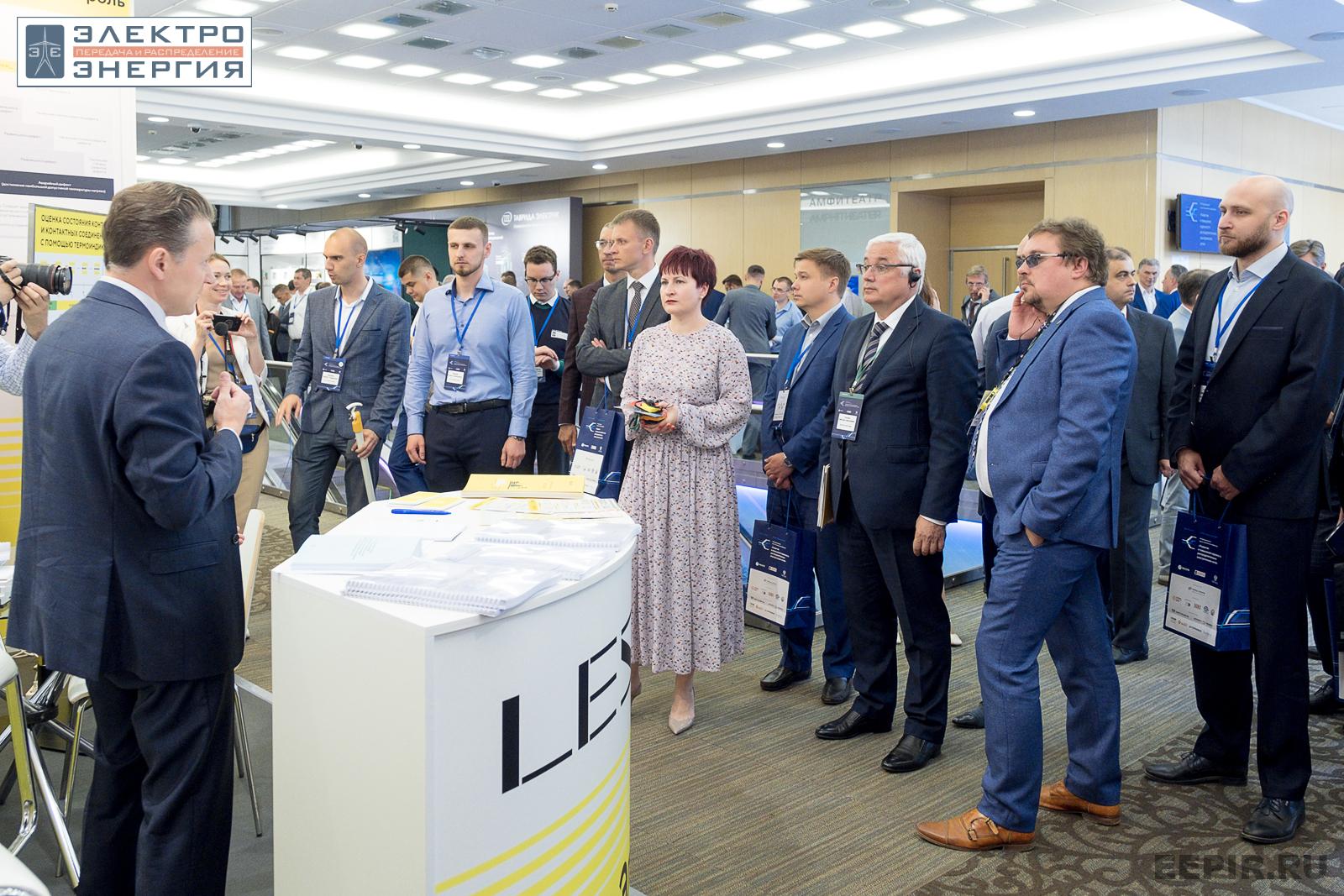 На официальном обходе Технической выставки «ЭЭПиР»