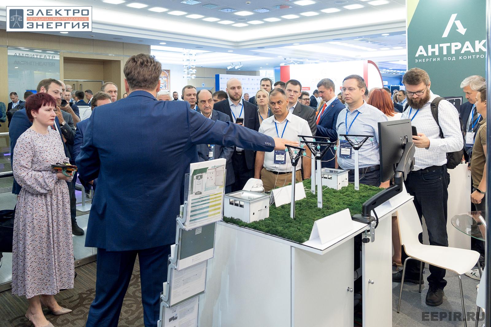 На официальном обходе Технической выставки «ЭЭПиР»