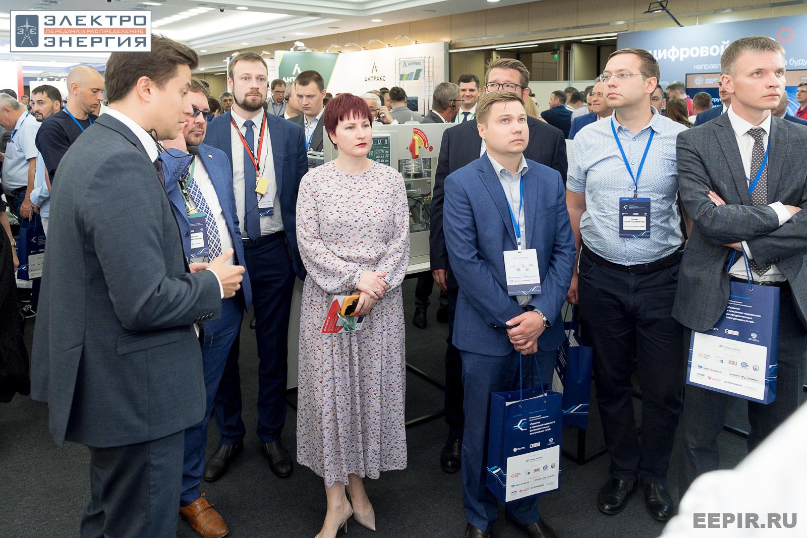 На официальном обходе Технической выставки «ЭЭПиР»