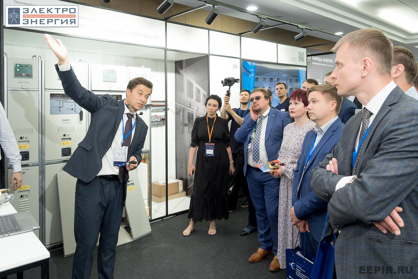 На официальном обходе Технической выставки «ЭЭПиР»