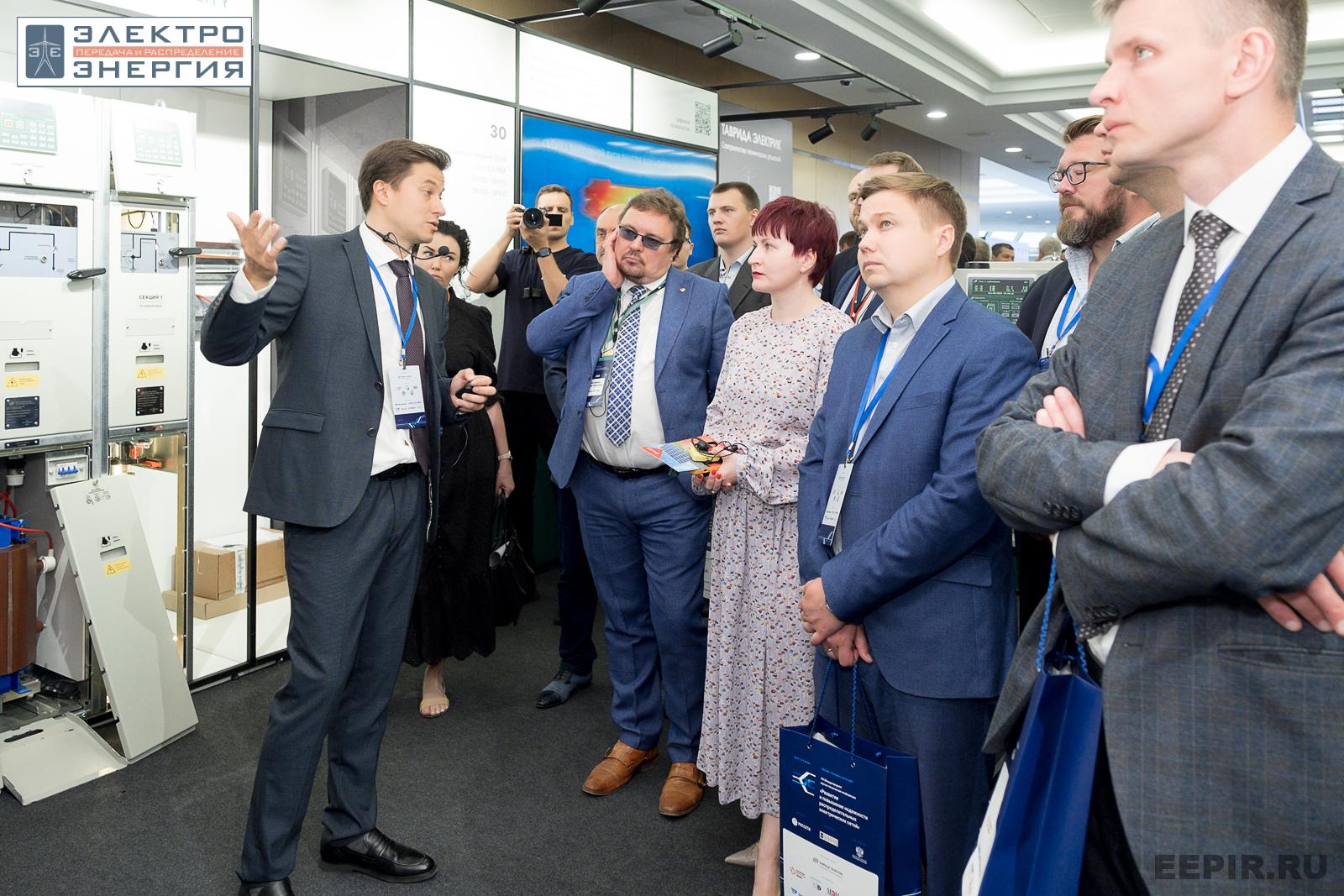 На официальном обходе Технической выставки «ЭЭПиР»