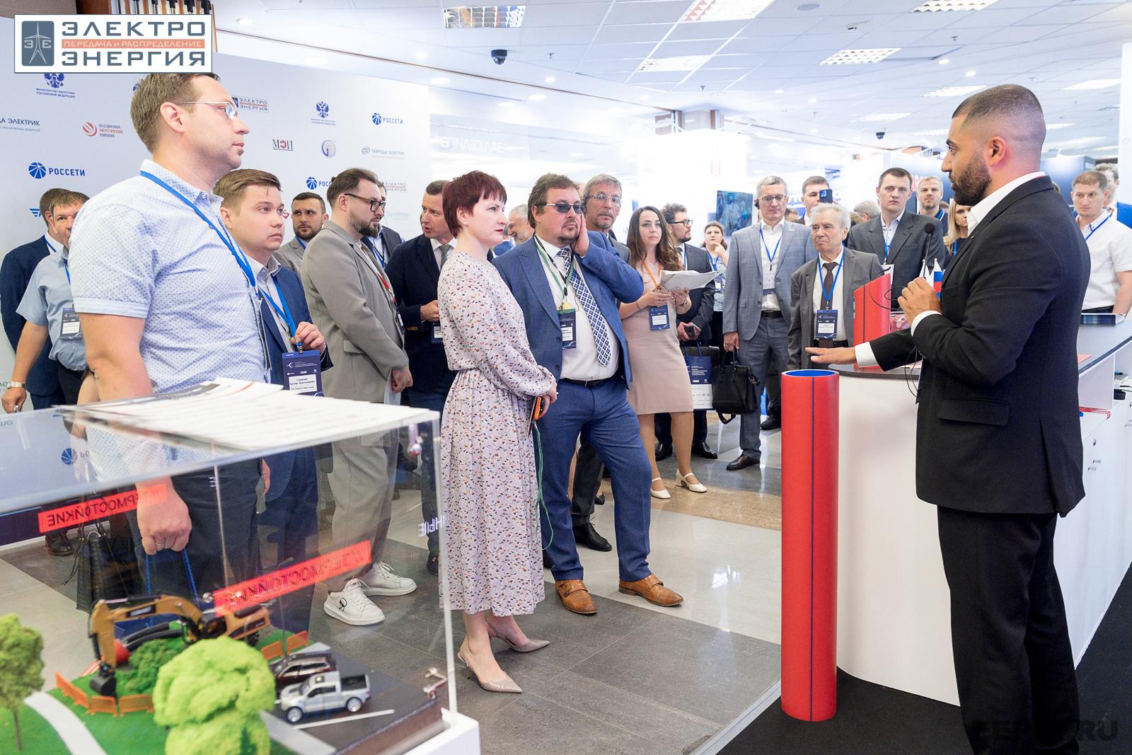 На официальном обходе Технической выставки «ЭЭПиР»