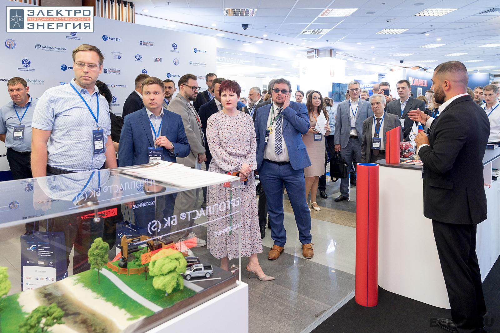 На официальном обходе Технической выставки «ЭЭПиР»