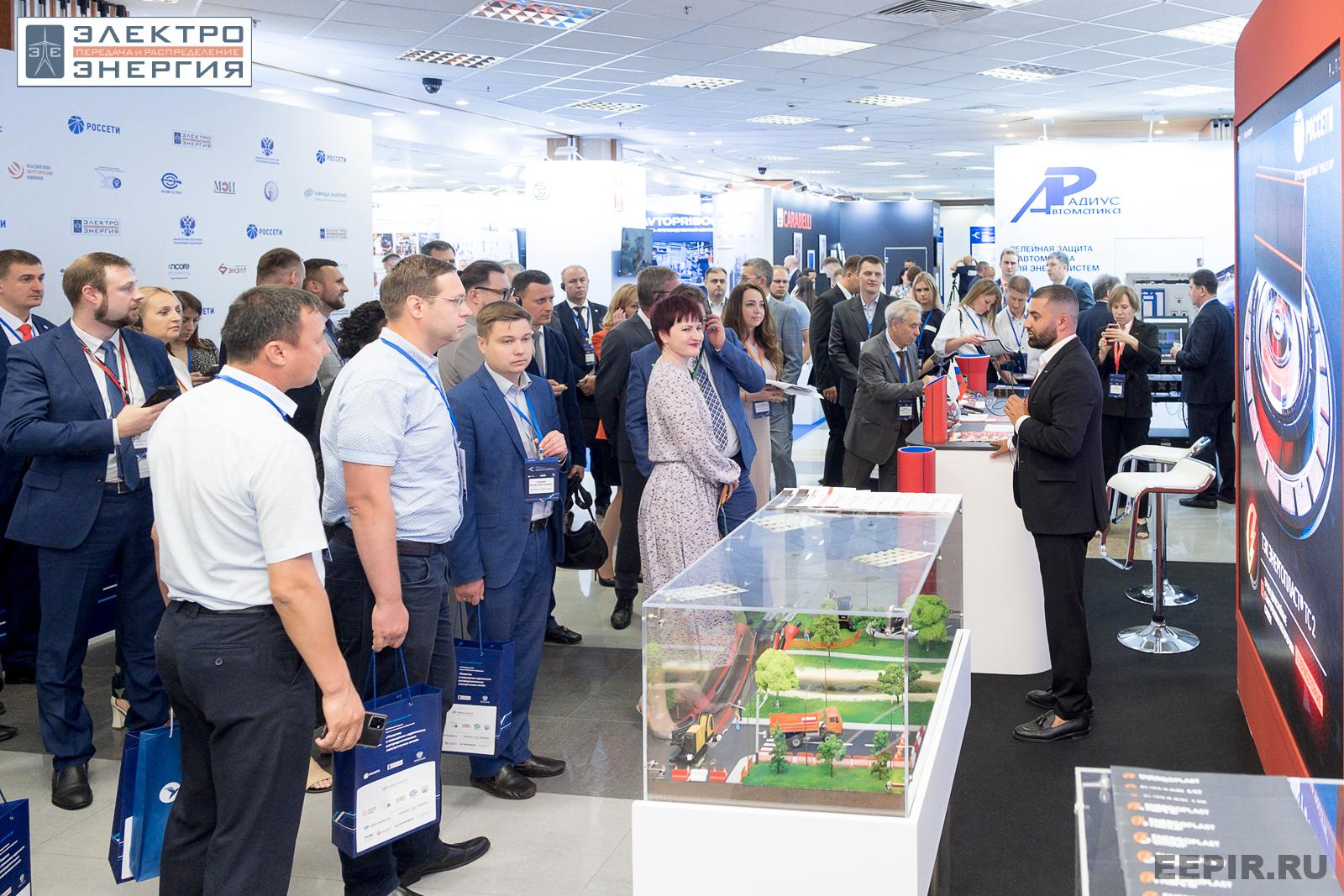 На официальном обходе Технической выставки «ЭЭПиР»