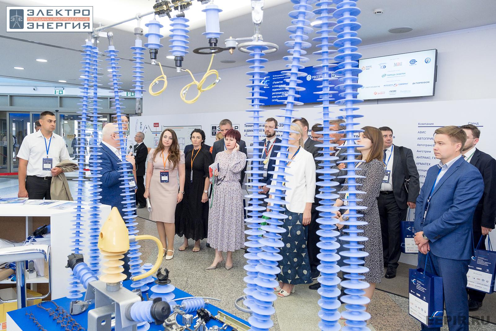 На официальном обходе Технической выставки «ЭЭПиР»