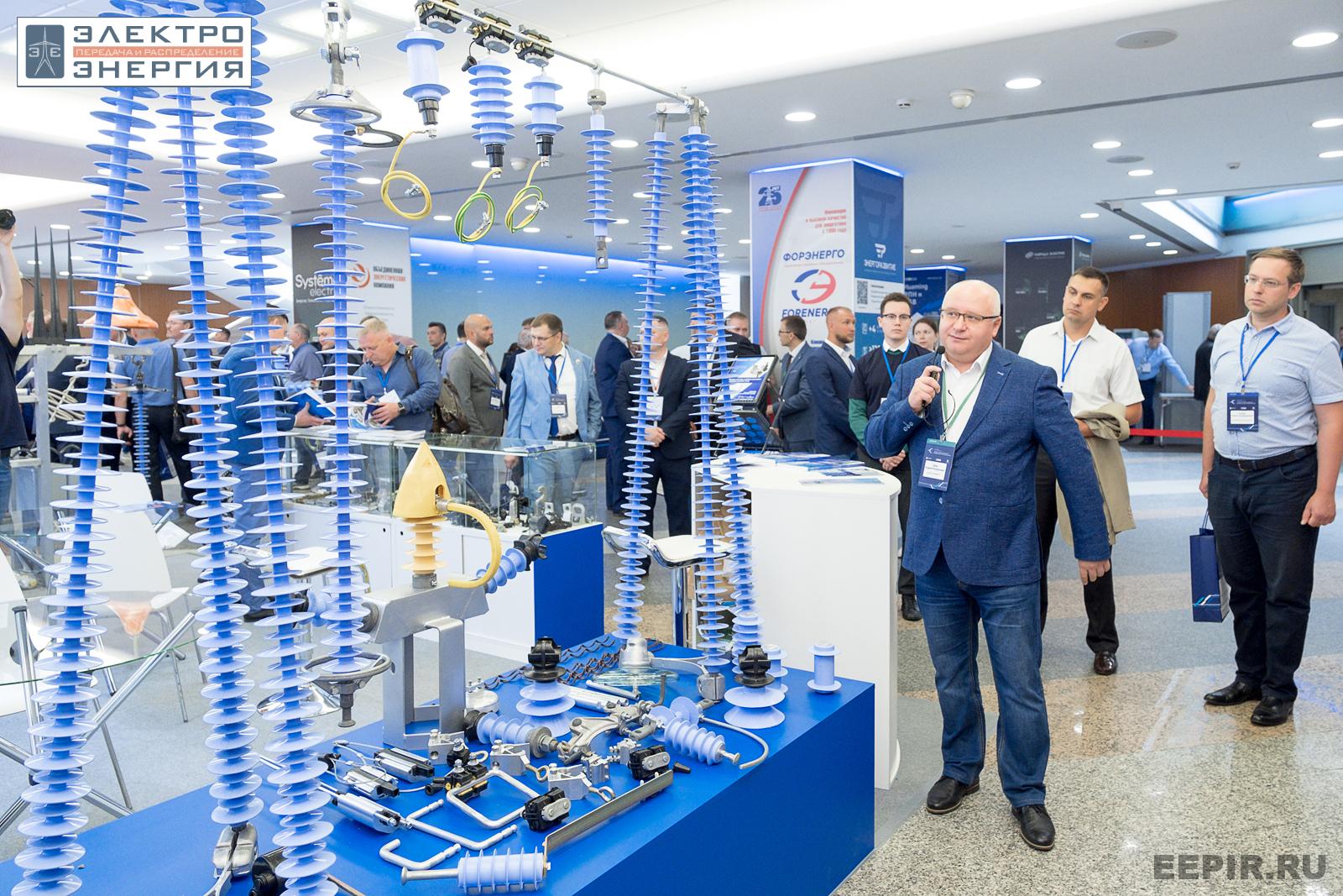 На официальном обходе Технической выставки «ЭЭПиР»