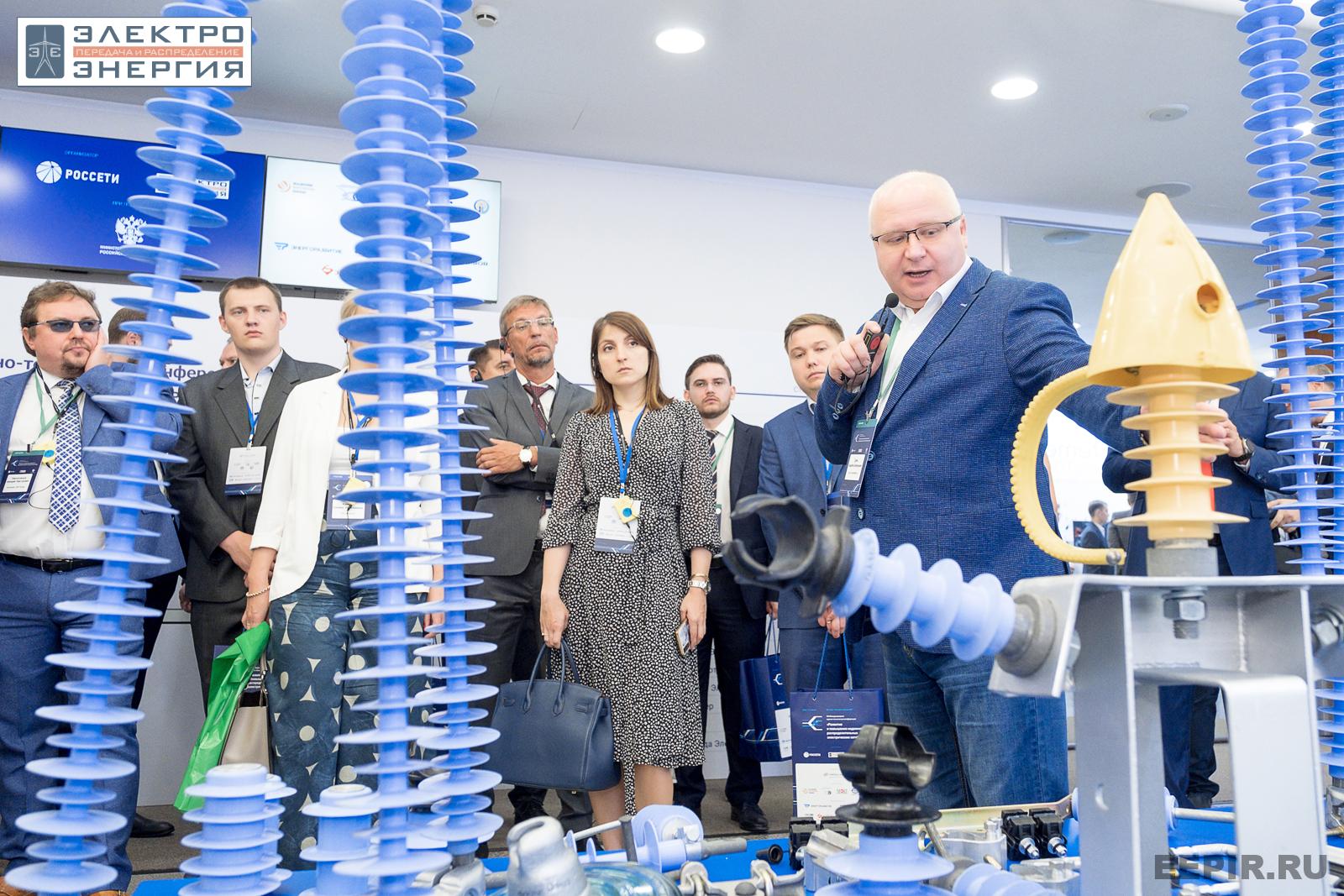На официальном обходе Технической выставки «ЭЭПиР»
