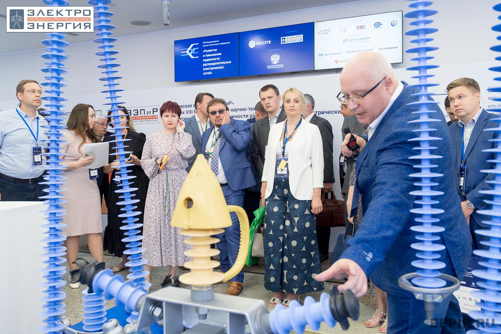 На официальном обходе Технической выставки «ЭЭПиР»