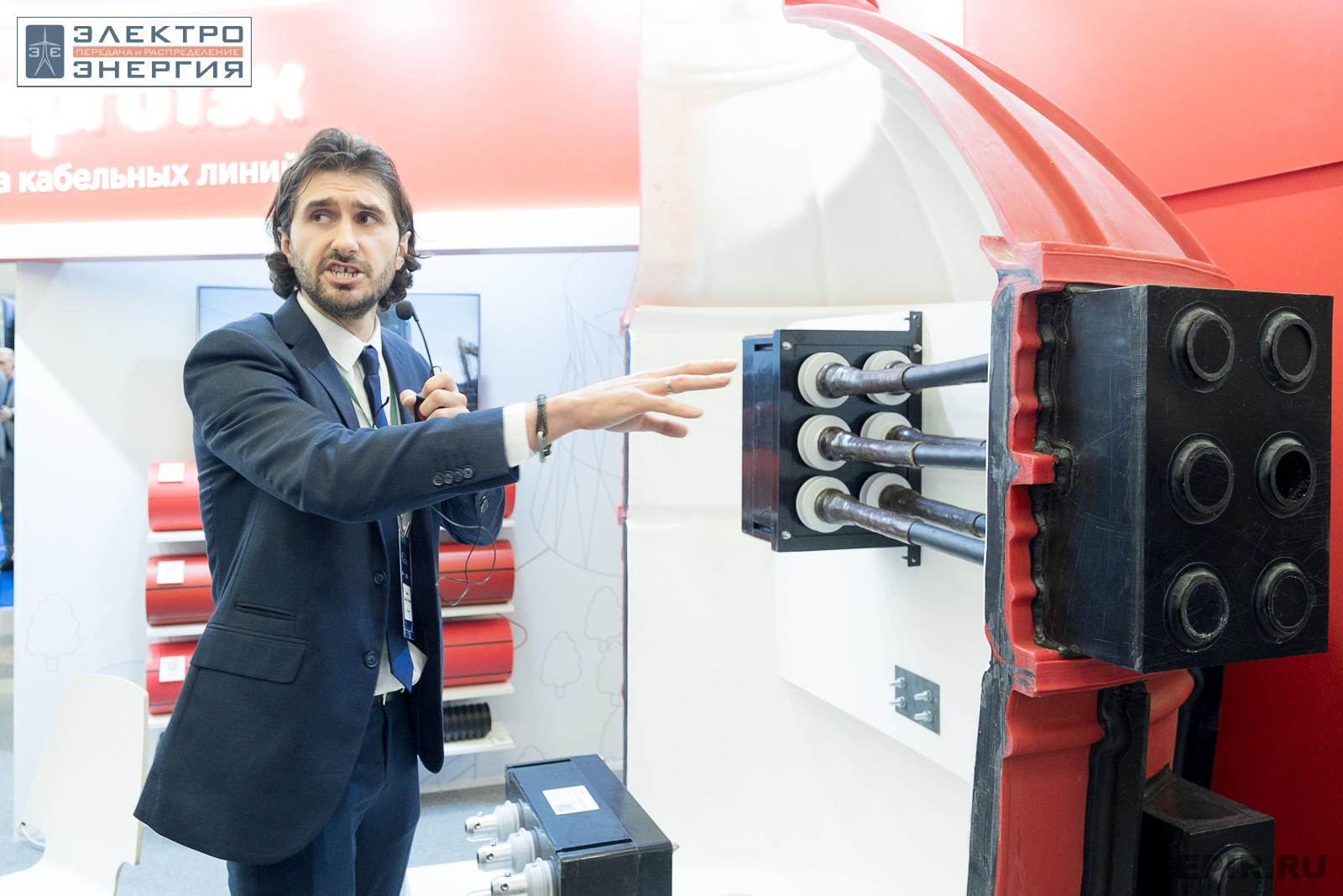 На официальном обходе Технической выставки «ЭЭПиР»