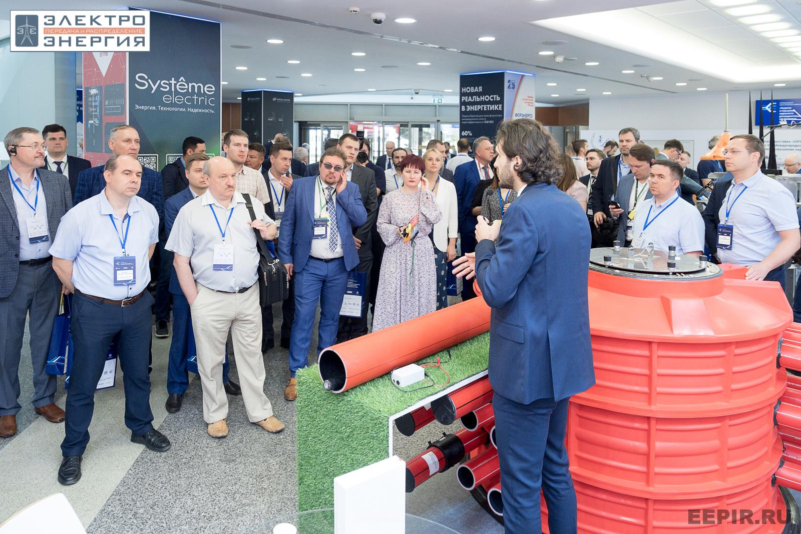 На официальном обходе Технической выставки «ЭЭПиР»