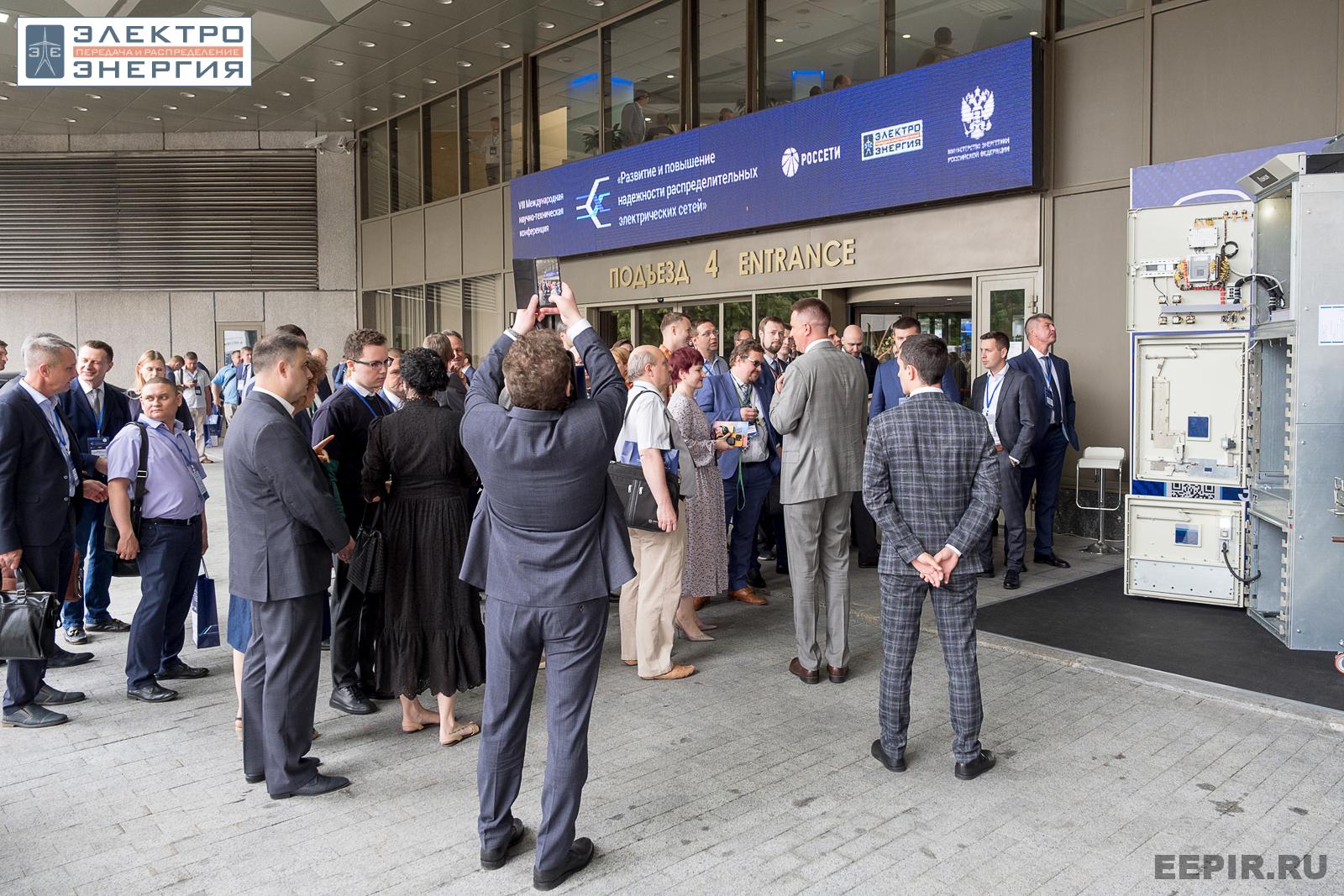 На официальном обходе Технической выставки «ЭЭПиР»