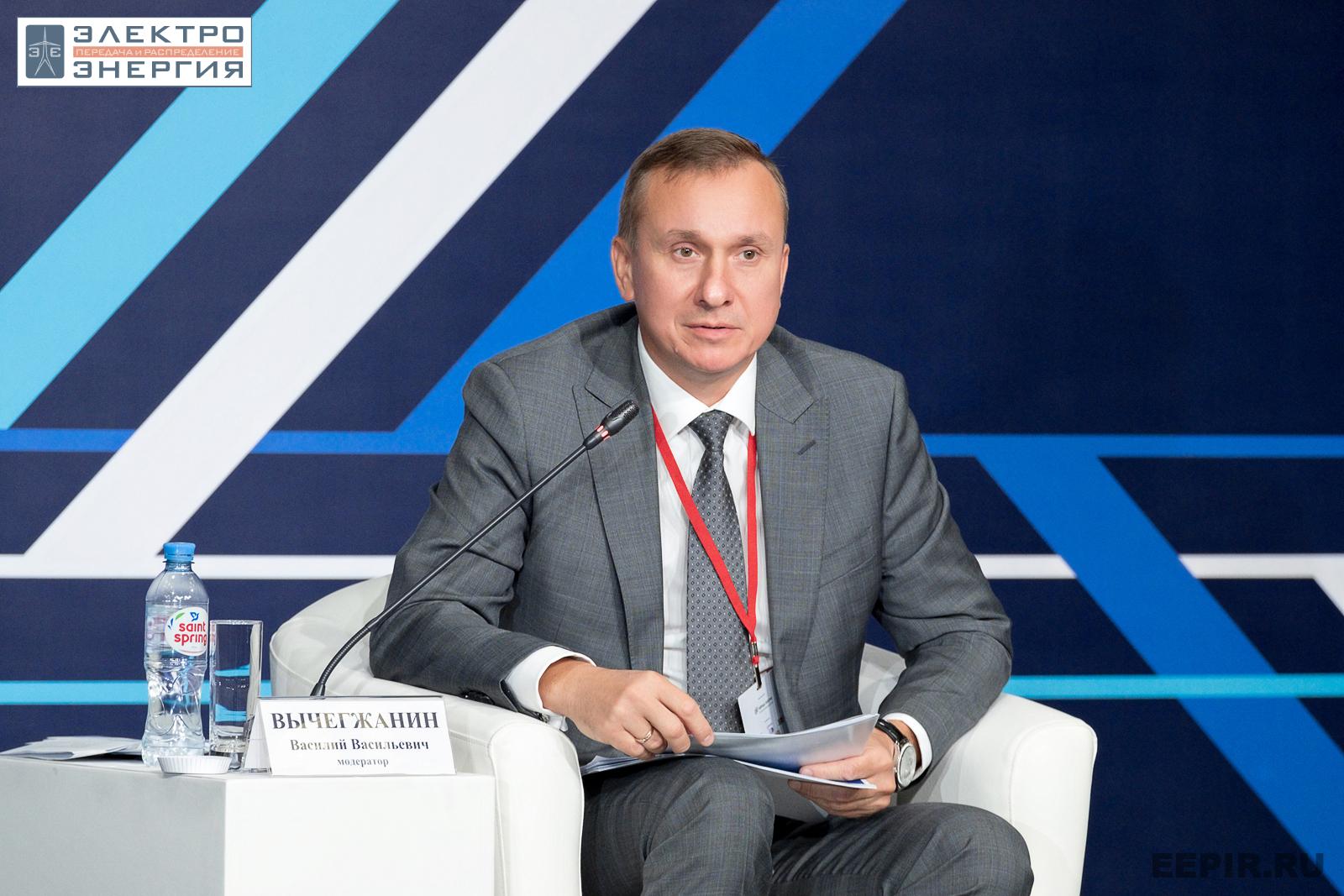 Вычегжанин Василий Васильевич, заместитель главного инженера ПАО «Россети», модератор сессии 4 «Надежность электроснабжения потребителей при плановых и аварийных работах» на VIII Международной научно-технической конференции «Развитие и повышение надежности распределительных электрических сетей», Москва, ЦМТ, июль 2023 г.