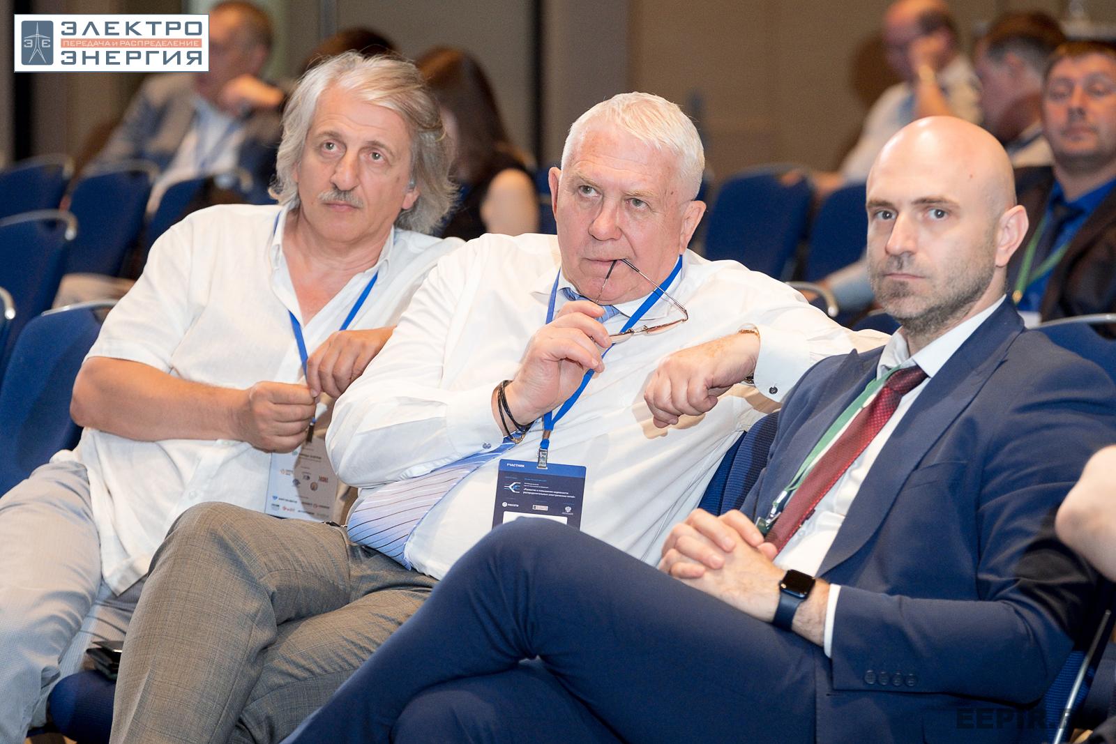 Шаманов Дмитрий Георгиевич, директор по развитию ООО «ЭНЕРВИК», Панфилов Дмитрий Иванович, д.т.н., профессор, начальник Департамента НТС и научно-технической информации — научный руководитель АО «НТЦ ФСК ЕЭС», Асташев Михаил Георгиевич, д.т.н., доцент, заведующий кафедрой промышленной электроники ФГБОУ ВО «НИУ «МЭИ» на VIII Международной научно-технической конференции «Развитие и повышение надежности распределительных электрических сетей», Москва, ЦМТ, июль 2023 г.