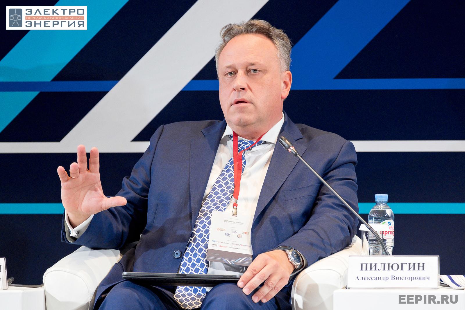 Пилюгин Александр Викторович, заместитель генерального директора филиала ПАО «Россети» — Центр технического надзора, модератор сессии 1 на подведении итогов VIII Международной научно-технической конференции «Развитие и повышение надежности распределительных электрических сетей», Москва, ЦМТ, июль 2023 г.