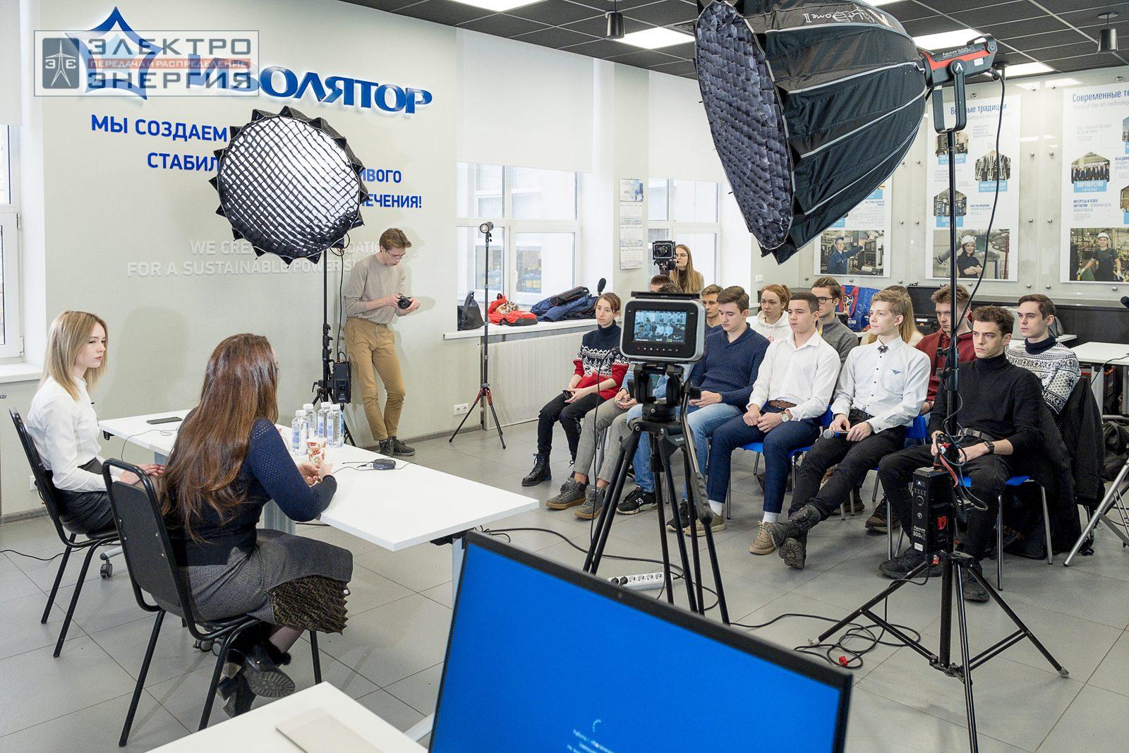 На съемках ток-шоу «50 вопросов энергетику» с участием генерального директора издательства журнала «ЭЛЕКТРОЭНЕРГИЯ. Передача и распределение» Екатерины Гусевой