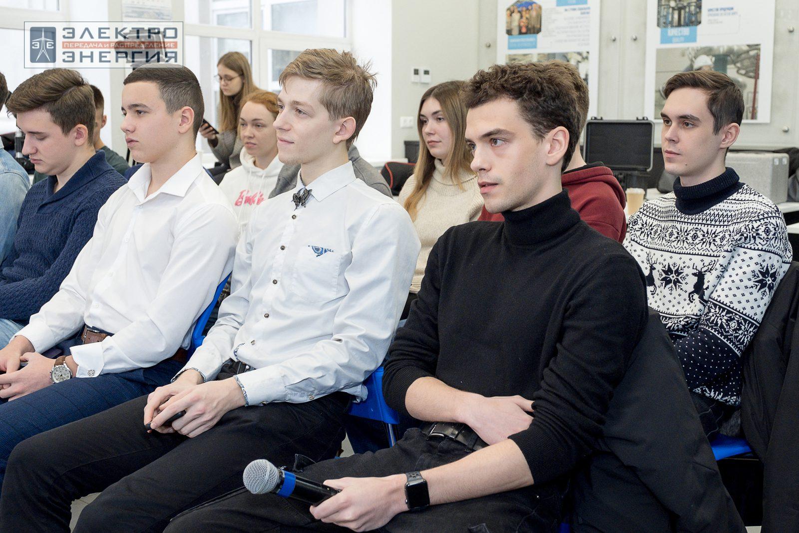 На съемках ток-шоу «50 вопросов энергетику» с участием генерального директора издательства журнала «ЭЛЕКТРОЭНЕРГИЯ. Передача и распределение» Екатерины Гусевой